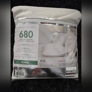 Kirkland Signature White 680 Thread Count Sheet Set- King Open Package EUC